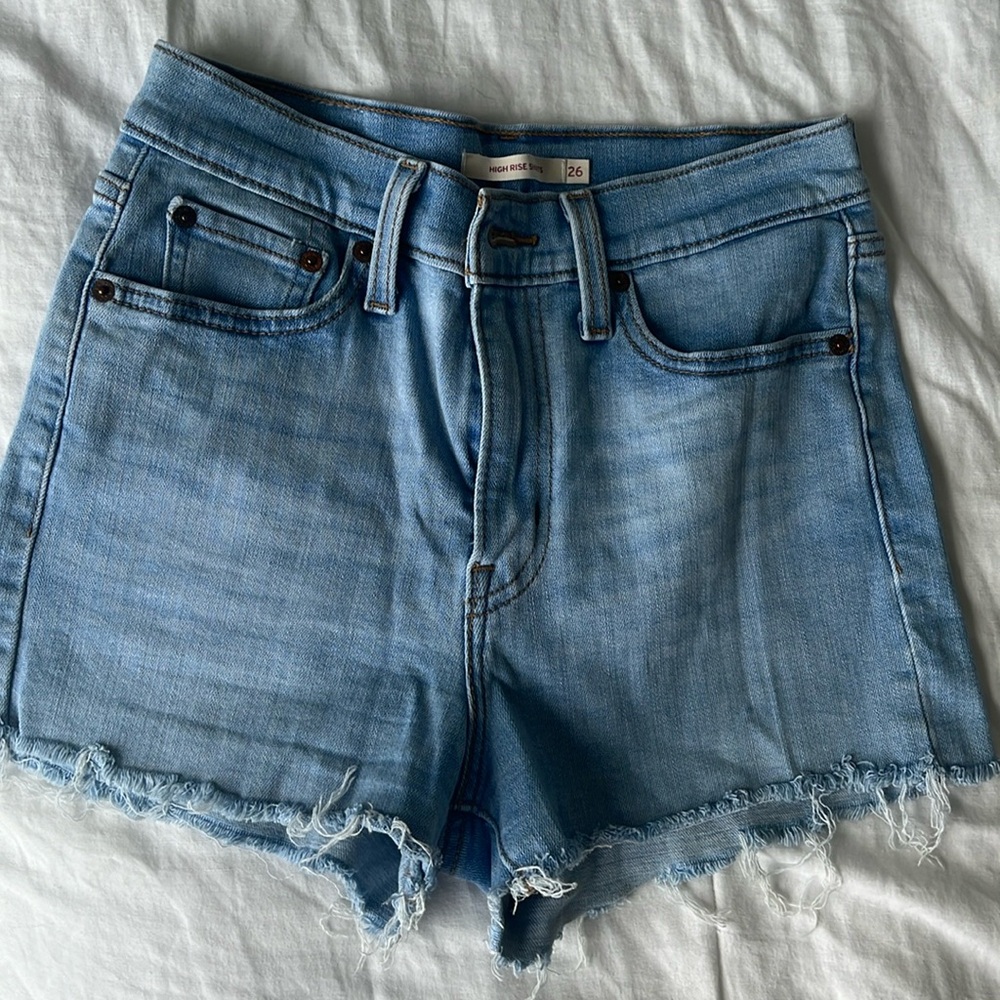 High rise denim Levi shorts